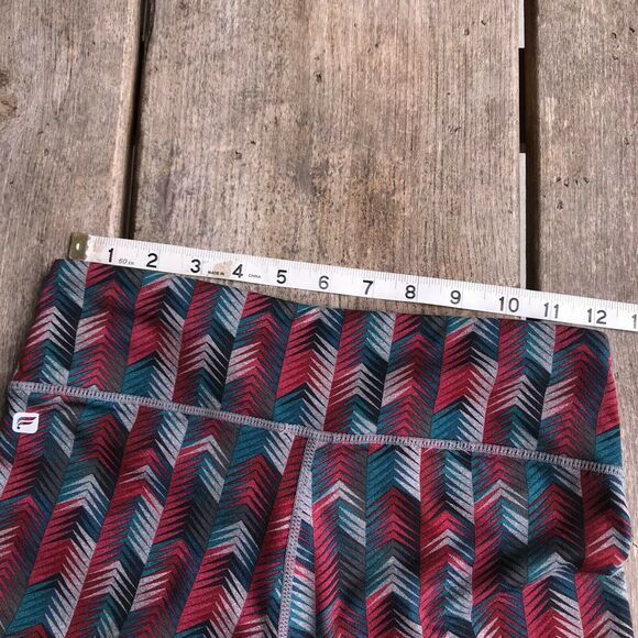Fabletics Womens Leggings Size XS Salar Printed PowerHold Capris Chevron‎ - Picture 8 of 8